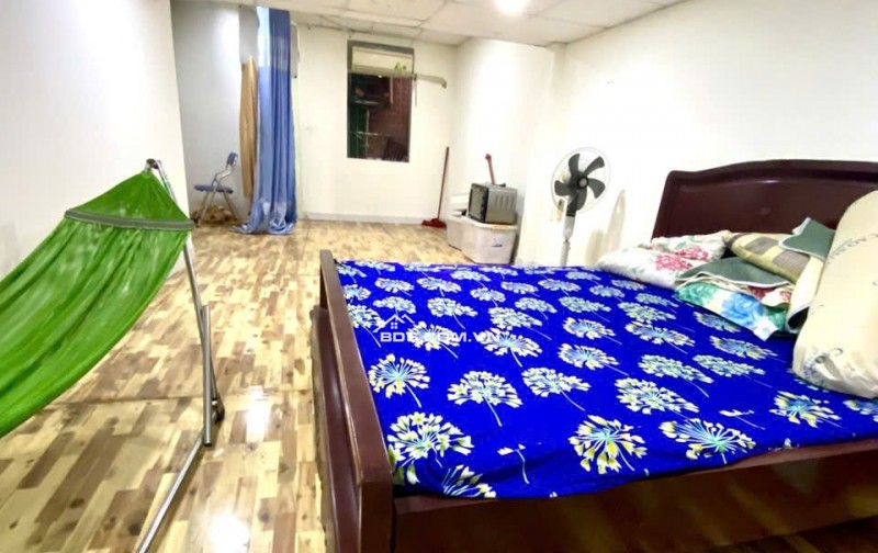 Hàng Hot: Nhà Mặt tiền 1 trệt 1 lửng, 65m2, Ô Tô Ngủ trong nhà CHỈ CÓ 4,9 tỷ. Đường Huỳnh Thị Hai, Quận 12